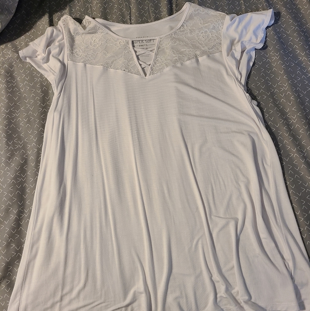 Torrid Size 0 (Large) White Blouse